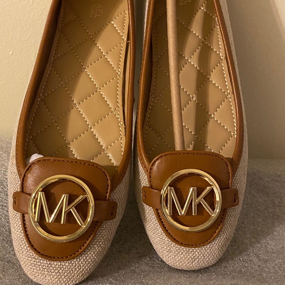 Canvas Flats